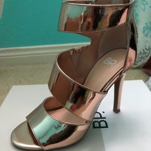 Fits like a 6. BP rose gold Allie sandals